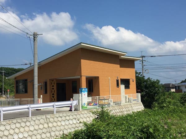 園舎（入口側）2